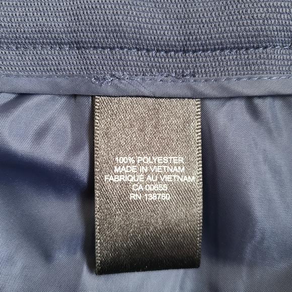 RW&Co Size 6, high-rise navy blue shorts 💙 - Picture 2 of 7